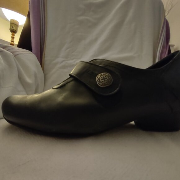 Ziera High-Top Dress Shoes - 39 wide - Picture 2 of 3